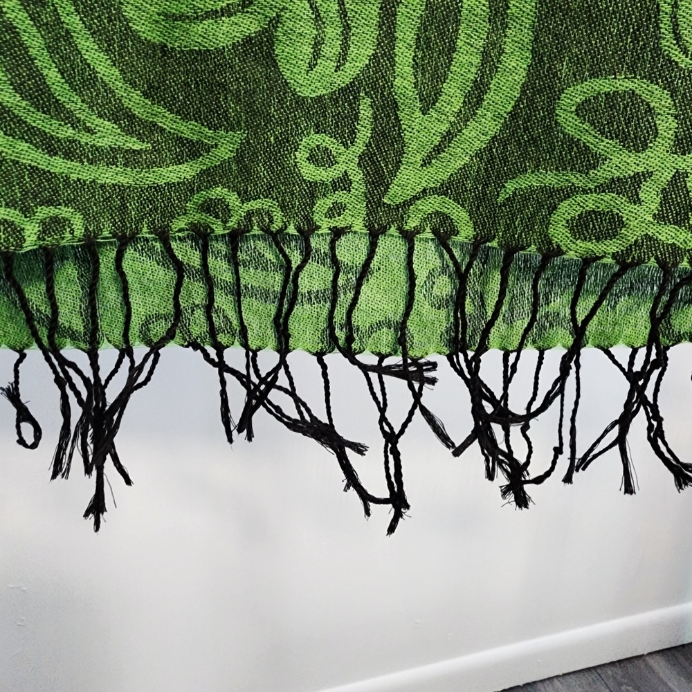 Green Floral Scarf with Fringe - Picture 3 of 4